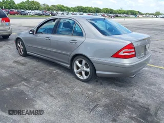 2005 Mercedes-Benz C 230 Kompressor с VIN WDBRF40J75A783792, выставлен на аукционе IAAI как лот 42772016 с пробегом 137 891 миль миль и . История ставок и продаж доступна на DreamBid. Изображение 3.