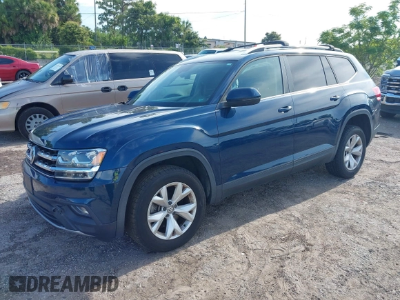 2018 Volkswagen Atlas SE with VIN 1V2CR2CA1JC561003, listed as a IAAI auction lot 42556798 with 124,147 mi miles and . Bid and sale history available at DreamBid. Image 17.