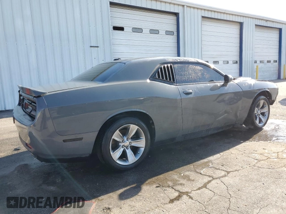2019 Dodge Challenger SXT z VIN 2C3CDZAG2KH524724, wystawiony jako Copart lot #52202495 z przebiegiem 125 667 mil mil oraz Szkoda całkowita • Salvage title. Historia ofert i sprzedaży dostępna na DreamBid. Obrazek 3.