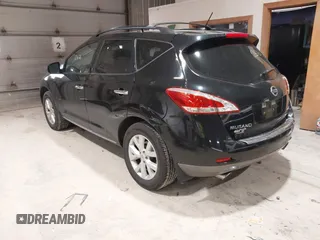 2011 Nissan Murano SV z VIN JN8AZ1MW6BW160130, wystawiony jako IAAI lot #41962676 z przebiegiem 122 958 mil mil oraz . Historia ofert i sprzedaży dostępna na DreamBid. Obrazek 3.