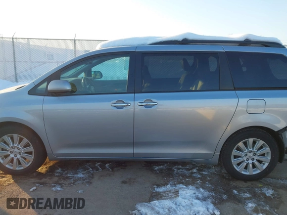 2015 Toyota Sienna Ltd with VIN 5TDDK3DC1FS094834, listed as a IAAI auction lot 41344394 with 137,146 mi miles. Bid and sale history available at carsss.com. Image 14.