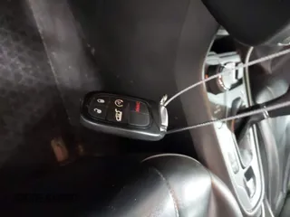 2019 Jeep Cherokee Latitude Plus с VIN 1C4PJMLN5KD142723, выставлен на аукционе IAAI как лот 42624765 с пробегом 85 750 миль миль и . История ставок и продаж доступна на DreamBid. Изображение 11.