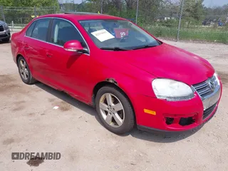 2008 Volkswagen Jetta SE z VIN 3VWRM71KX8M054187, wystawiony jako IAAI lot #42279897 z przebiegiem 179 228 mil mil oraz . Historia ofert i sprzedaży dostępna na DreamBid. Obrazek 1.