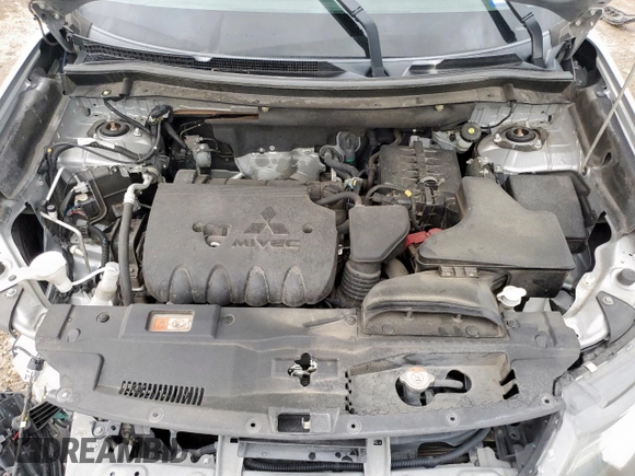 2018 Mitsubishi Outlander ES with VIN JA4AZ3A33JJ005249, listed as a Copart auction lot 60602245 with 113,122 mi miles and Salvage title. Bid and sale history available at DreamBid. Image 11.