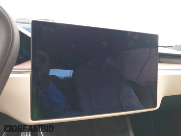 2021 Tesla Model S Long Range с VIN 5YJSA1E57MF441387, выставлен на аукционе IAAI как лот 42034307 с пробегом Не указан миль и . История ставок и продаж доступна на DreamBid. Изображение 7.