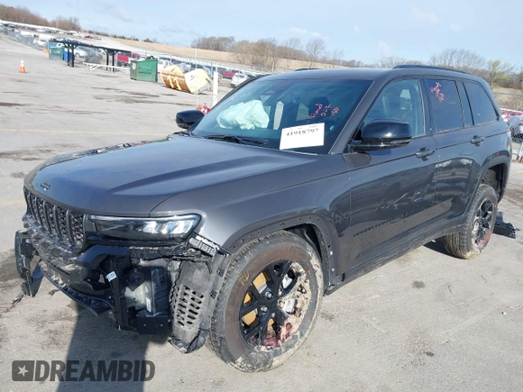 2025 Jeep Grand Cherokee Altitude X with VIN 1C4RJHAGXSC289968, listed as a IAAI auction lot 41918797 with 672 mi miles and . Bid and sale history available at DreamBid. Image 18.