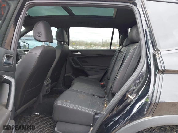 2019 Volkswagen Tiguan SE with VIN 3VV2B7AX2KM187217, listed as a IAAI auction lot 41937845 with 89,138 mi miles. Bid and sale history available at carsss.com. Image 8.