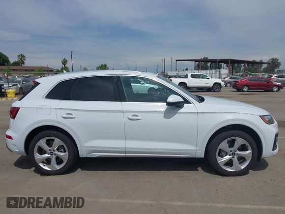 2021 Audi Q5 Premium Plus with VIN WA1BAAFY0M2069879, listed as a IAAI auction lot 42009952 with 44,686 mi miles. Bid and sale history available at carsss.com. Image 13.