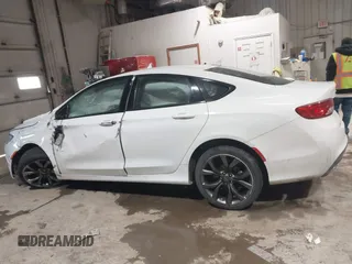 2015 Chrysler 200 S with VIN 1C3CCCBG1FN572789, listed as a IAAI auction lot 41542280 with 101,693 mi miles. Bid and sale history available at carsss.com. Image 14.