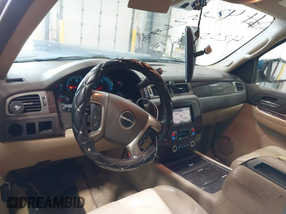 2007 GMC Yukon Denali с VIN 1GKFK63897J300153, выставлен на аукционе IAAI как лот 42552678 с пробегом 195 277 миль миль и . История ставок и продаж доступна на DreamBid. Изображение 15.