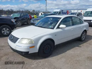 2004 Volkswagen Passat GLX with VIN WVWRH63B64P150935, listed as a IAAI auction lot 42064933 with 174,357 mi miles and . Bid and sale history available at DreamBid. Image 2.