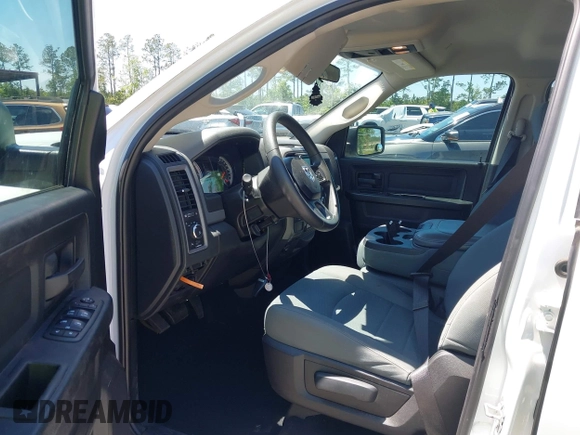 2018 Ram 1500 Tradesman с VIN 1C6RR6FG6JS341159, выставлен на аукционе IAAI как лот 42046090 с пробегом 108 083 миль миль и . История ставок и продаж доступна на DreamBid. Изображение 5.