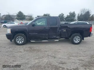 2008 Chevrolet Silverado 1500 Work Truck with VIN 1GCEC19C08Z110229, listed as a IAAI auction lot 41608954 with 40,260 mi miles. Bid and sale history available at carsss.com. Image 13.