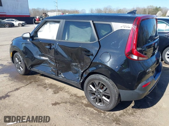 2021 Kia Soul S with VIN KNDJ23AU8M7792932, listed as a IAAI auction lot 41885085 with 68,891 mi miles and . Bid and sale history available at DreamBid. Image 3.