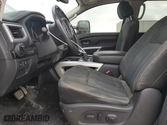 2016 Nissan Titan Platinum Reserve z VIN 1N6BA1F21GN513109, wystawiony jako Copart lot #64840434 z przebiegiem 94 263 mil mil oraz Czysty tytuł • Clean title. Historia ofert i sprzedaży dostępna na DreamBid. Obrazek 7.
