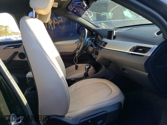 2018 BMW X1 xDrive28i with VIN WBXHT3C37J5K27694, listed as a Copart auction lot 64022772 with 59,413 mi miles. Bid and sale history available at carsss.com. Image 5.