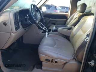 2004 Chevrolet Avalanche Z71 with VIN 3GNEK12T74G282207, listed as a Copart auction lot 73114084 with 205,688 mi miles and Salvage Title. Bid and sale history available at carsss.com. Image 7.