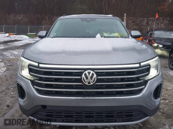 2024 Volkswagen Atlas SE z VIN 1V2HR2CA5RC573575, wystawiony jako IAAI lot #41508927 z przebiegiem 2 647 mil mil oraz . Historia ofert i sprzedaży dostępna na DreamBid. Obrazek 12.