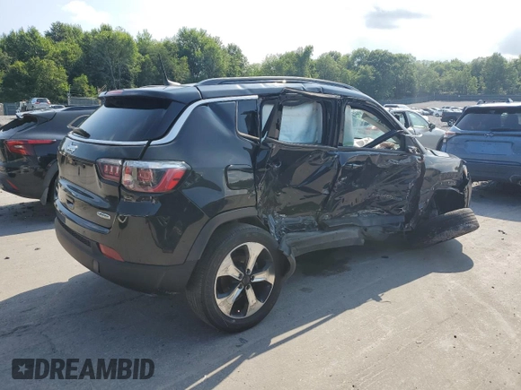 2019 Jeep Compass Latitude z VIN 3C4NJDBB5KT713992, wystawiony jako Copart lot #64503495 z przebiegiem 99 097 mil mil oraz Szkoda całkowita • Salvage title. Historia ofert i sprzedaży dostępna na DreamBid. Obrazek 3.