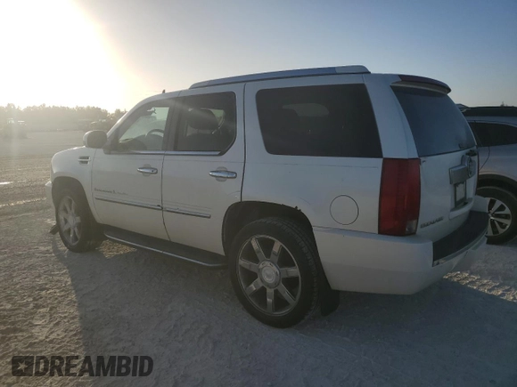 2007 Cadillac Escalade z VIN 1GYFK63887R159583, wystawiony jako Copart lot #77258794 z przebiegiem Nie podano mil oraz Nie do naprawy. Historia ofert i sprzedaży dostępna na DreamBid. Obrazek 2.