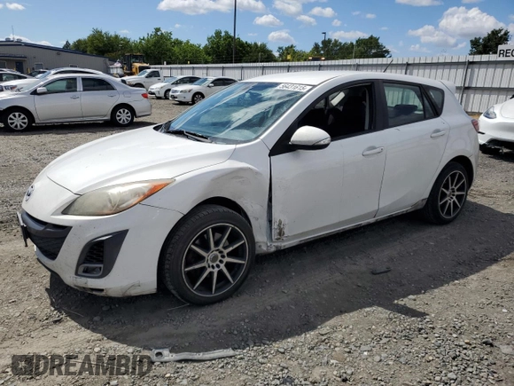 2010 Mazda 3 S Sport z VIN JM1BL1H61A1228373, wystawiony jako Copart lot #56431615 z przebiegiem 221 775 mil mil oraz Szkoda całkowita • Salvage title. Historia ofert i sprzedaży dostępna na DreamBid. Obrazek 1.
