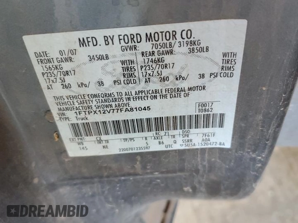 2007 Ford F-150 XL z VIN 1FTPX12V77FA81045, wystawiony jako Copart lot #57550105 z przebiegiem Nie podano mil oraz Szkoda całkowita • Salvage title. Historia ofert i sprzedaży dostępna na DreamBid. Obrazek 12.