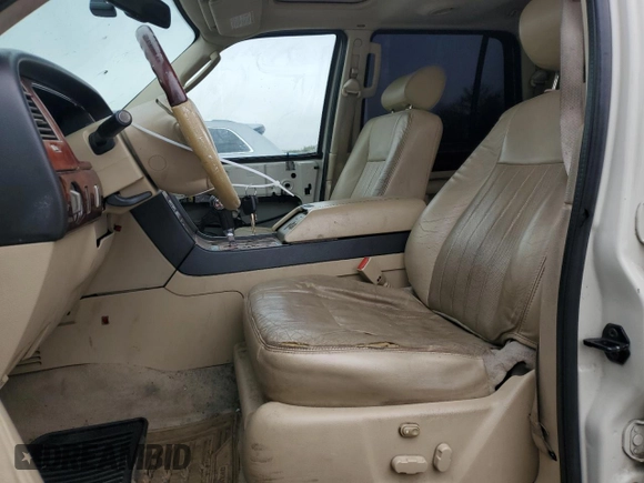 2006 Lincoln Navigator Luxury with VIN 5LMFU28536LJ00216, listed as a Copart auction lot 53209434 with 150,705 mi miles and Clean Title. Bid and sale history available at carsss.com. Image 7.