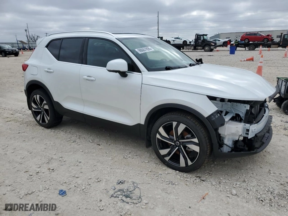 2024 Volvo XC40 Plus Bright Theme with VIN YV4L12UE6R2252264, listed as a Copart auction lot 88667895 with 3,897 mi miles and Salvage Title. Bid and sale history available at carsss.com. Image 4.