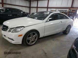 2013 Mercedes-Benz E 350 with VIN WDDKJ8JB3DF213795, listed as a Copart auction lot 60123805 with 88,885 mi miles and Salvage title. Bid and sale history available at DreamBid. Image 1.