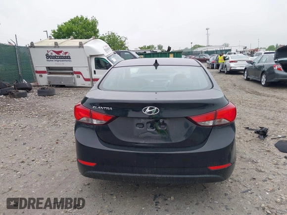 2015 Hyundai Elantra SE z VIN 5NPDH4AE5FH589344, wystawiony jako IAAI lot #42188682 z przebiegiem Nie podano mil oraz . Historia ofert i sprzedaży dostępna na DreamBid. Obrazek 16.