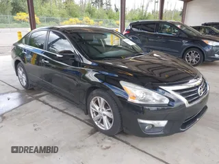 2015 Nissan Altima SV z VIN 1N4AL3AP7FC172080, wystawiony jako IAAI lot #42322386 z przebiegiem 105 781 mil mil oraz . Historia ofert i sprzedaży dostępna na DreamBid. Obrazek 1.