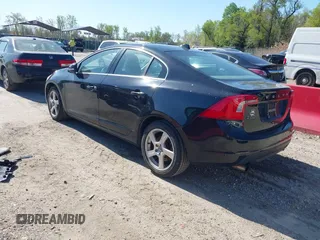 2012 Volvo S60 T5 with VIN YV1622FS1C2109532, listed as a IAAI auction lot 42068510 with 165,018 mi miles. Bid and sale history available at carsss.com. Image 3.