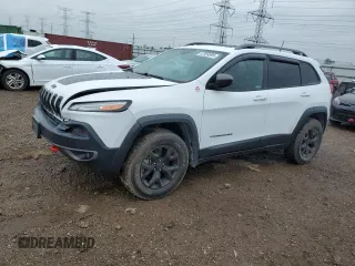 2016 Jeep Cherokee Trailhawk z VIN 1C4PJMBS2GW327749, wystawiony jako Copart lot #57359595 z przebiegiem 73 403 mil mil oraz Szkoda całkowita • Salvage title. Historia ofert i sprzedaży dostępna na DreamBid. Obrazek 1.