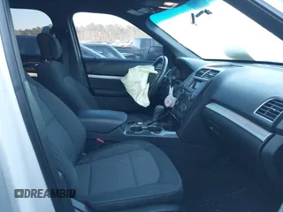 2017 Ford Explorer XLT with VIN 1FM5K7DH3HGD35390, listed as a IAAI auction lot 41349240 with 173,297 mi miles and . Bid and sale history available at carsss.com. Image 5.