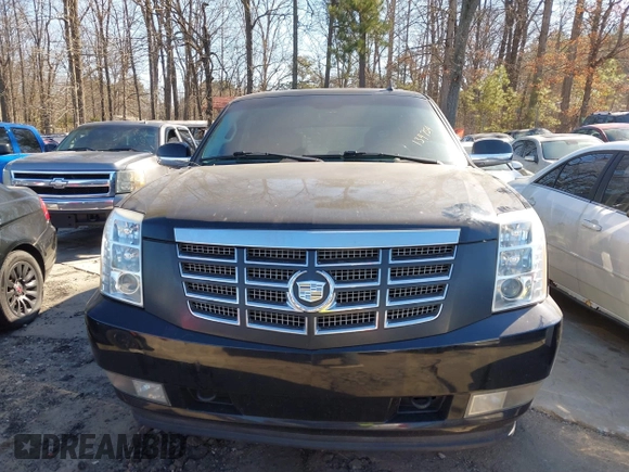 2008 Cadillac Escalade with VIN 1GYEC63828R134754, listed as a IAAI auction lot 41637495 with 228,755 mi miles. Bid and sale history available at carsss.com. Image 6.