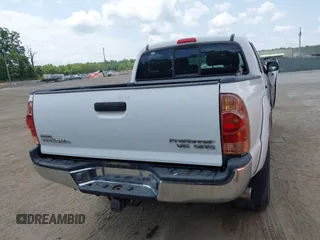 2007 Toyota Tacoma PreRunner z VIN 5TEJU62N77Z327977, wystawiony jako IAAI lot #42450935 z przebiegiem 140 983 mil mil oraz . Historia ofert i sprzedaży dostępna na DreamBid. Obrazek 16.