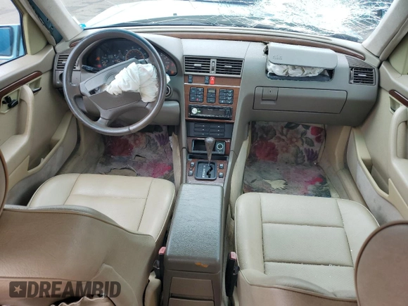 1994 Mercedes-Benz C 230/260/280/320 with VIN WDBHA28E8RF098148, listed as a Copart auction lot 60884345 with 238,600 mi miles and Salvage title. Bid and sale history available at DreamBid. Image 8.