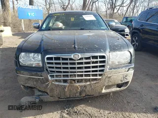 2010 Chrysler 300 Touring with VIN 2C3CA5CV2AH134024, listed as a IAAI auction lot 41899901 with 164,797 mi miles. Bid and sale history available at carsss.com. Image 13.