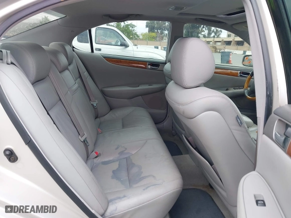 2006 Lexus ES 330 with VIN JTHBA30G665159250, listed as a IAAI auction lot 42083223 with 186,458 mi miles. Bid and sale history available at carsss.com. Image 8.