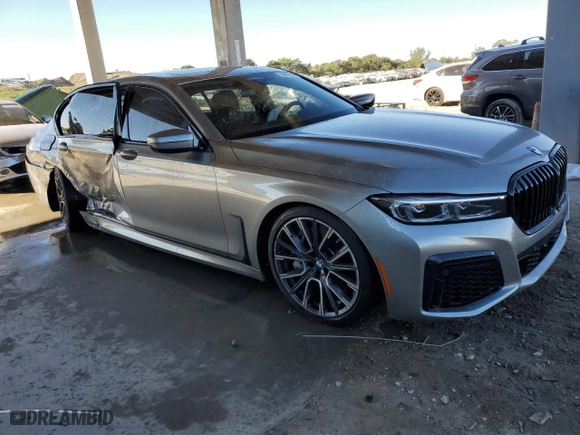 2022 BMW 7 Series 750i xDrive with VIN WBA7U2C01NCK62283, listed as a Copart auction lot 83007534 with 0 mi miles and Salvage Title. Bid and sale history available at carsss.com. Image 4.