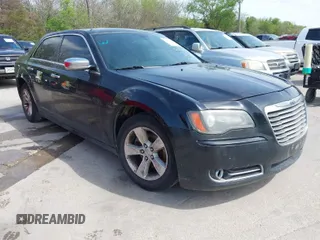 2014 Chrysler 300 with VIN 2C3CCAEG6EH372871, listed as a IAAI auction lot 41896128 with 137,240 mi miles. Bid and sale history available at carsss.com. Image 1.