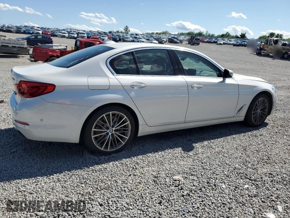 2018 BMW 5 Series 540i z VIN WBAJE5C52JWA97694, wystawiony jako Copart lot #58089145 z przebiegiem Nie podano mil oraz Szkoda całkowita • Salvage title. Historia ofert i sprzedaży dostępna na DreamBid. Obrazek 3.