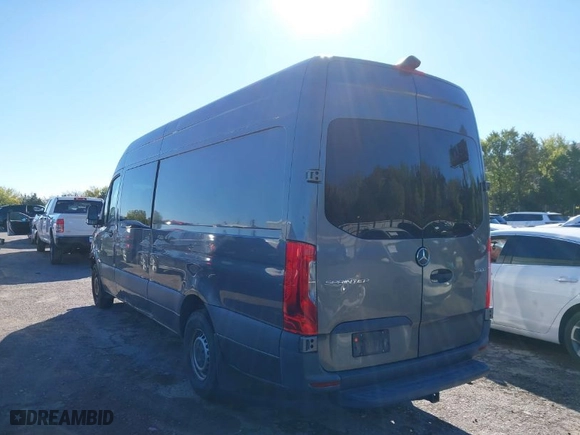 2019 Mercedes-Benz Sprinter Cargo Van with VIN WD4PF1CDXKP124391, listed as a IAAI auction lot 40734786 with 108,238 mi miles. Bid and sale history available at carsss.com. Image 3.