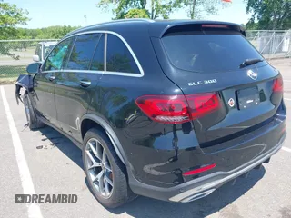 2021 Mercedes-Benz GLC 300 with VIN W1N0G8EB6MF880606, listed as a IAAI auction lot 42387749 with 22,546 mi miles and . Bid and sale history available at DreamBid. Image 3.