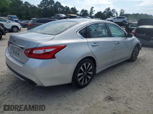 2017 Nissan Altima SR z VIN 1N4AL3AP1HC126537, wystawiony jako Copart lot #56044555 z przebiegiem 125 213 mil mil oraz Czysty tytuł • Clean title. Historia ofert i sprzedaży dostępna na DreamBid. Obrazek 3.