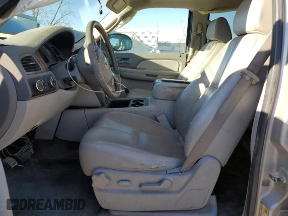 2008 GMC Yukon SLT 4SA z VIN 1GKFK13038R172640, wystawiony jako Copart lot #46718785 z przebiegiem 202 819 mil mil oraz Szkoda całkowita • Salvage title. Historia ofert i sprzedaży dostępna na DreamBid. Obrazek 7.