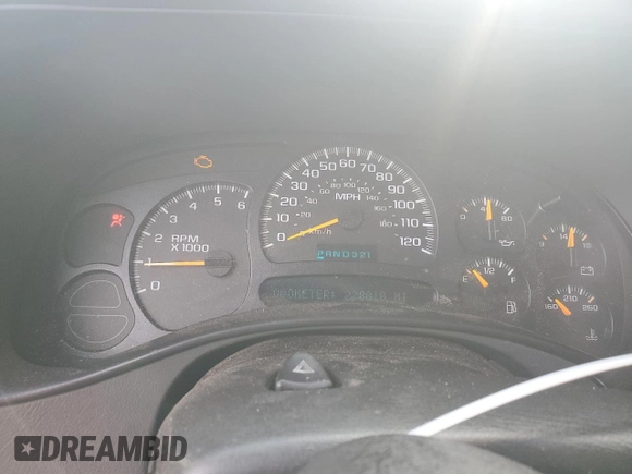 2005 Chevrolet Avalanche LS with VIN 3GNEC12Z95G253634, listed as a Copart auction lot 74323684 with 228,818 mi miles and Non Repairable. Bid and sale history available at carsss.com. Image 9.