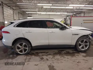 2019 Jaguar F-Pace 25t Premium z VIN SADCJ2FX5KA615736, wystawiony jako IAAI lot #41495039 z przebiegiem 83 778 mil mil oraz . Historia ofert i sprzedaży dostępna na DreamBid. Obrazek 13.