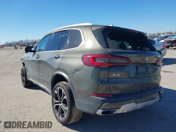 2021 BMW X5 xDrive40i z VIN 5UXCR6C09M9G00150, wystawiony jako IAAI lot #41647528 z przebiegiem Nie podano mil oraz . Historia ofert i sprzedaży dostępna na DreamBid. Obrazek 3.