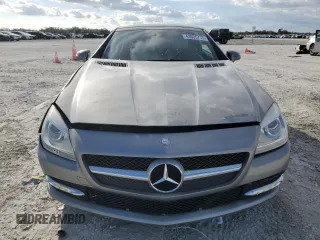 2012 Mercedes-Benz SLK 350 z VIN WDDPK5HA8CF014674, wystawiony jako Copart lot #43035715 z przebiegiem 79 506 mil mil oraz Nie do naprawy • Non repairable. Historia ofert i sprzedaży dostępna na DreamBid. Obrazek 5.